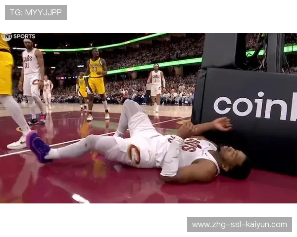 米切尔抛投命中并造犯规，骑士把握住关键回合